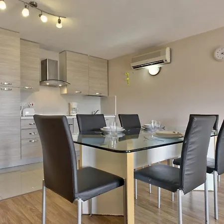 Spinola Court - Stunning Seaview & Penthouse On Spinola Bay By Shortletsmalta *