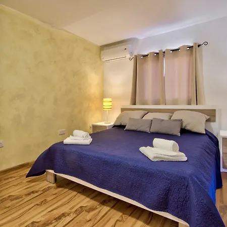 Spinola Court - Stunning Seaview & Penthouse On Spinola Bay By Shortletsmalta Lägenhet *