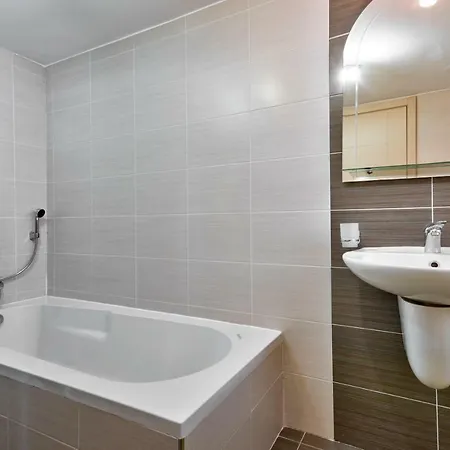 Spinola Court - Stunning Seaview & Penthouse On Spinola Bay By Shortletsmalta San Giuliano