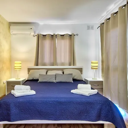 Spinola Court - Stunning Seaview & Penthouse On Spinola Bay By Shortletsmalta *