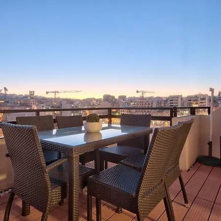 Spinola Court - Stunning Seaview & Penthouse On Spinola Bay By Shortletsmalta Lägenhet *