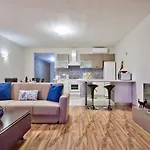 Spinola Court - Stunning Seaview & Penthouse On Spinola Bay By Shortletsmalta St. Julian's