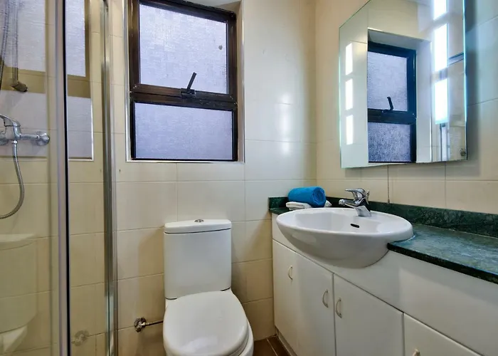 Spinola Court - Stunning Seaview & Penthouse On Spinola Bay By Shortletsmalta